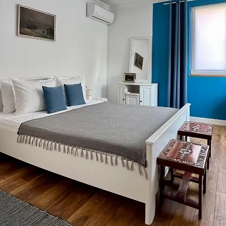Fos And Flame Apartment